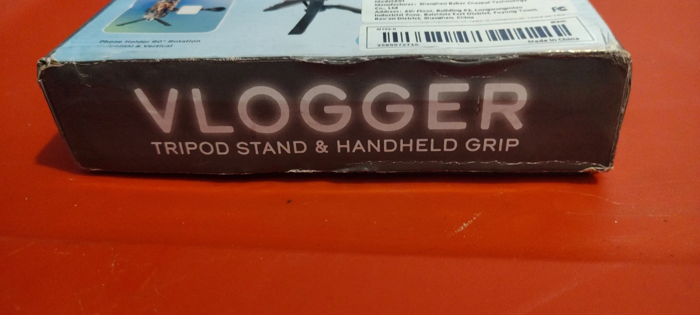 VLOGGER Tripod & Handheld Grip with LED Light and Microphone - photo 2