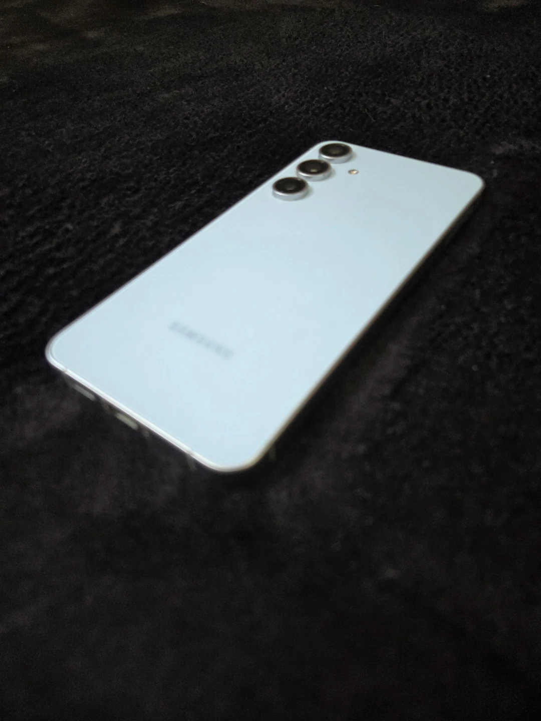 Samsung Galaxy S24 FE with Spigen Case - photo 2