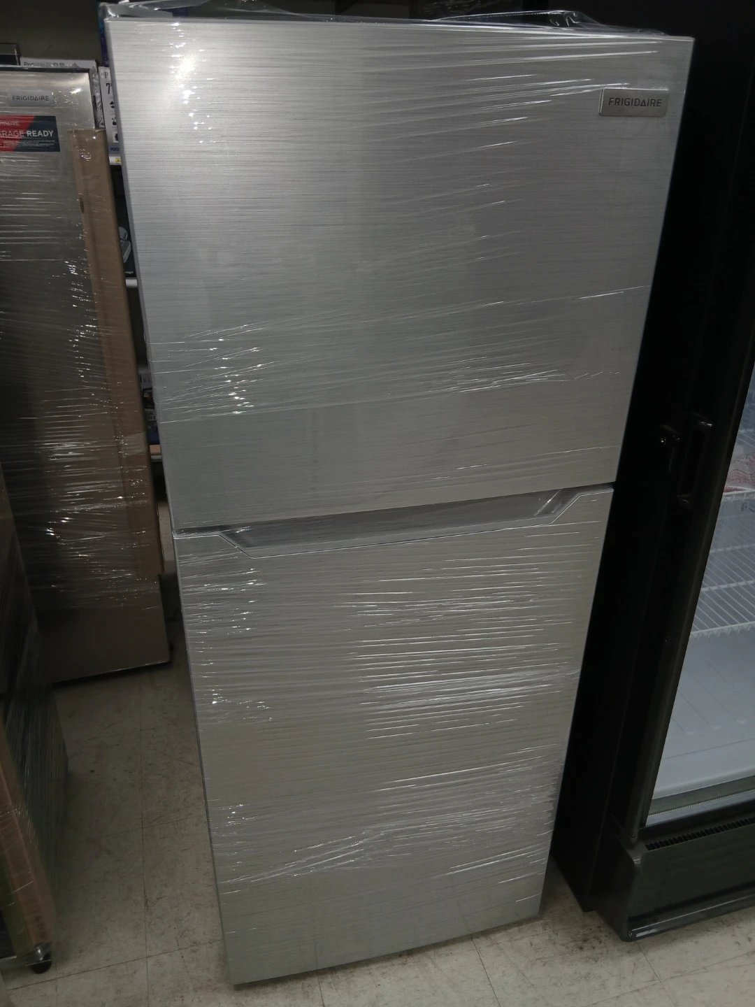 ON SALE! PLATINUM 10 cu. ft Fridgidaire Top Mount Refrigertor
