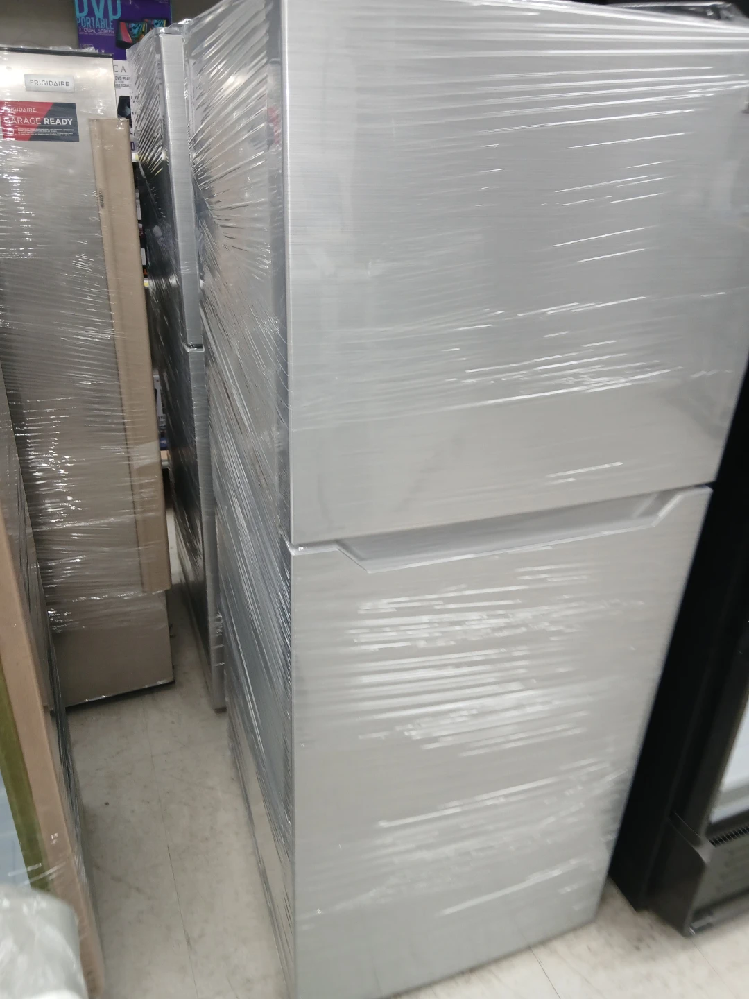 ON SALE! PLATINUM 10 cu. ft Fridgidaire Top Mount Refrigertor - photo 2