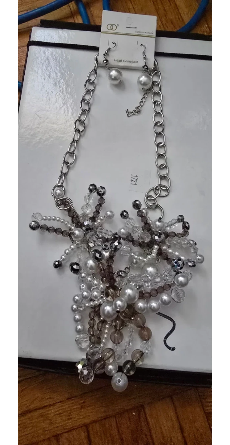 $6 for 2 NEW Beaded Necklace and Earring Set