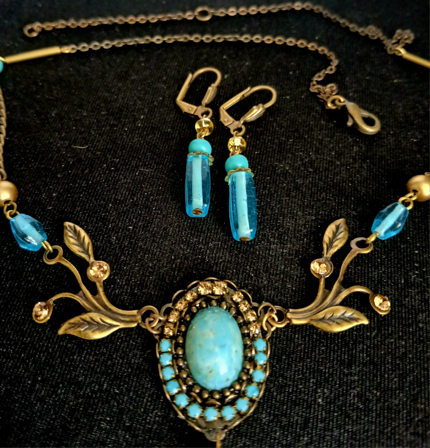 Turquoise and gold tone necklace and earring set - photo 4