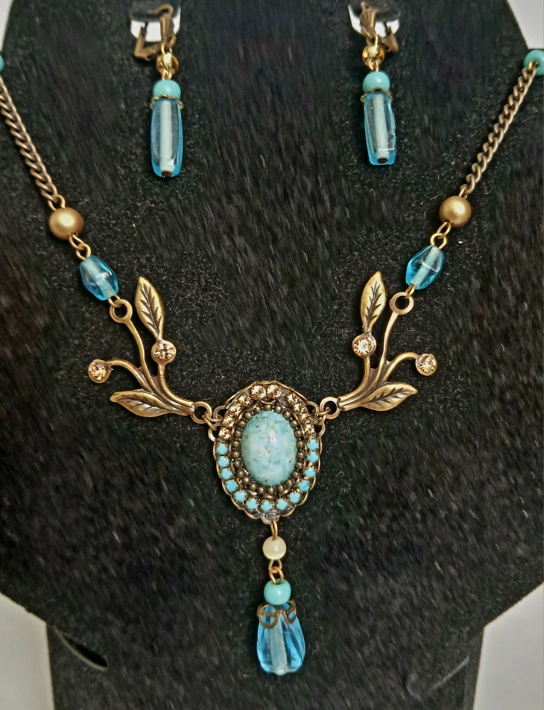 Turquoise and gold tone necklace and earring set - photo 5