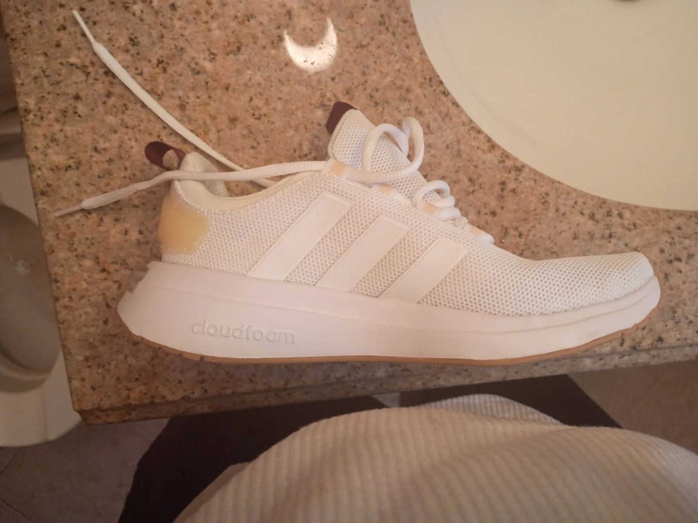 In Box Adidas Cloudfoam Women's Running Shoes Size 9 - photo 4