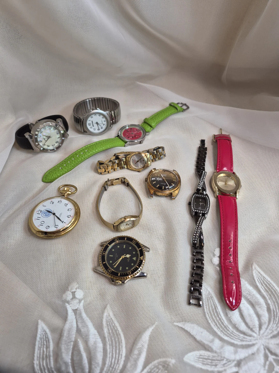 Mix Misc. Lot of 10 Watches, Working Not Working Parts