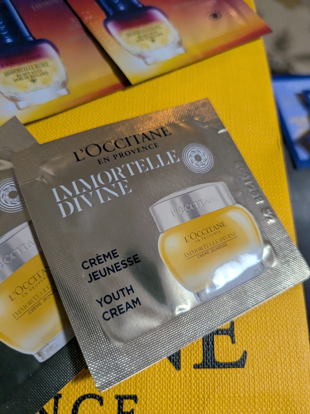 L'Occitane Immortelle Divine Cream & Serum Samples - photo 4