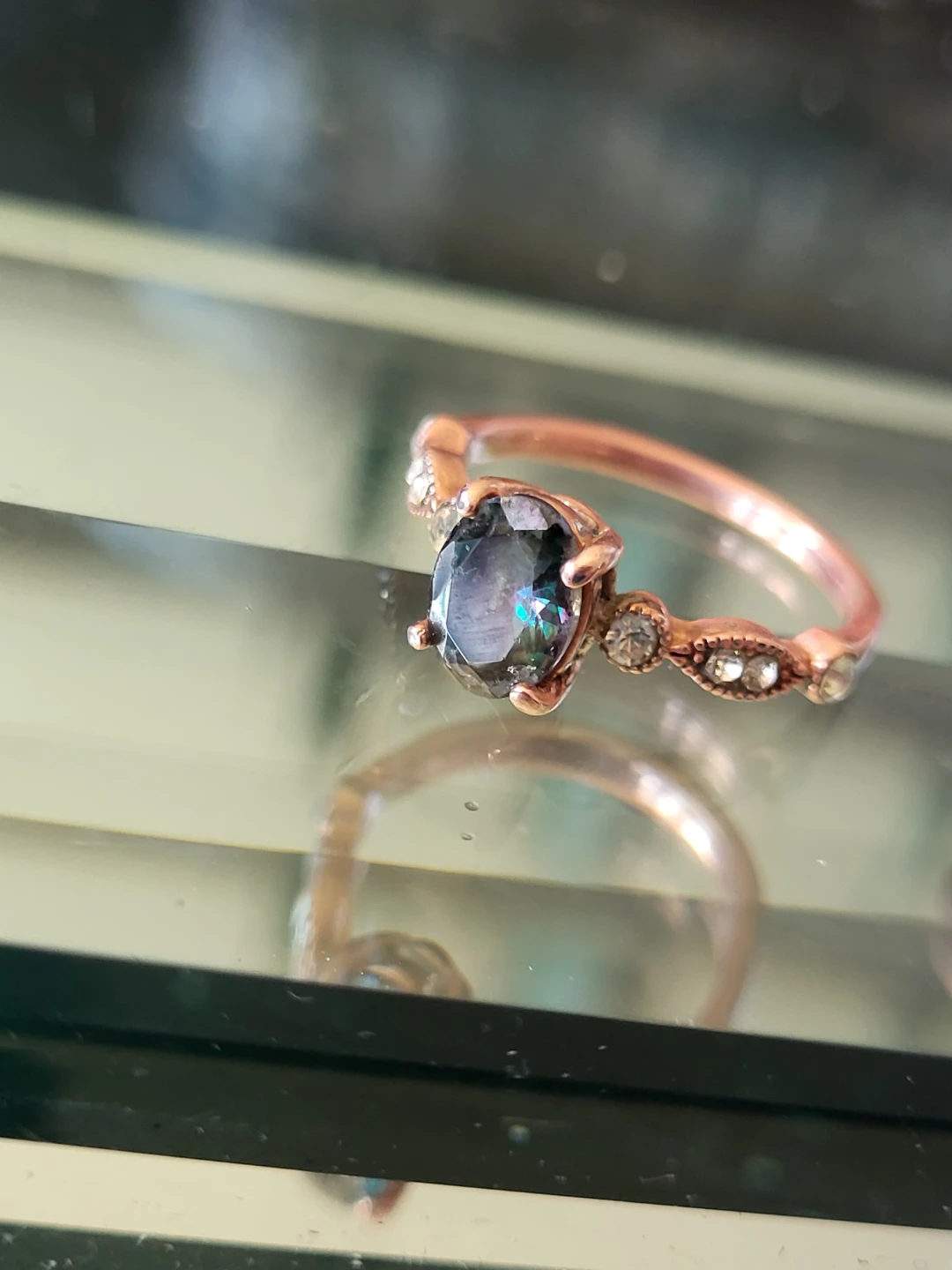 Oval Cut Colour-Changing Gemstone Ring Rose Gold Tone - photo 4