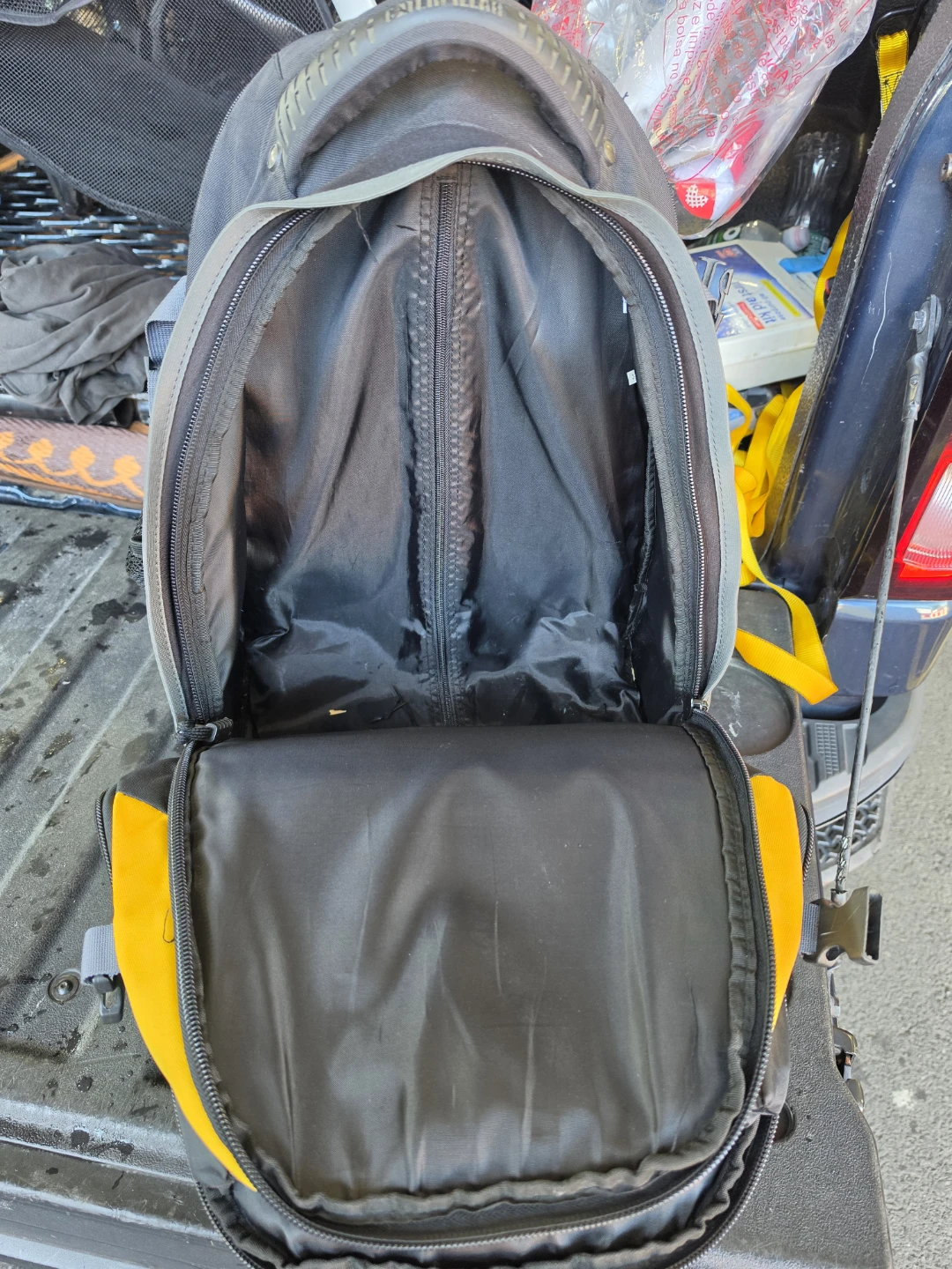 CAT (Caterpillar) Rolling/Trolley Backpack - photo 3