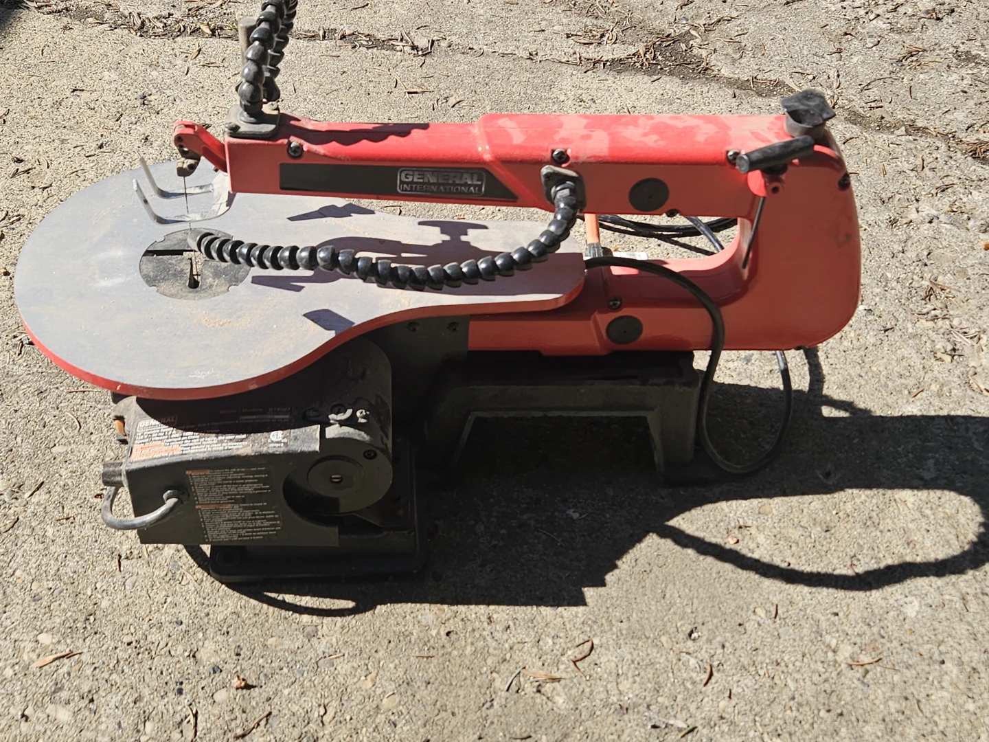 General International 16" Variable Speed Scroll Saw