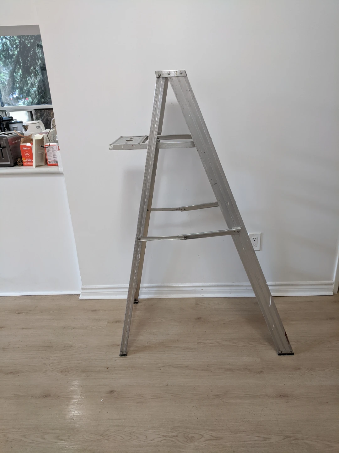 Aluminum Step Ladder