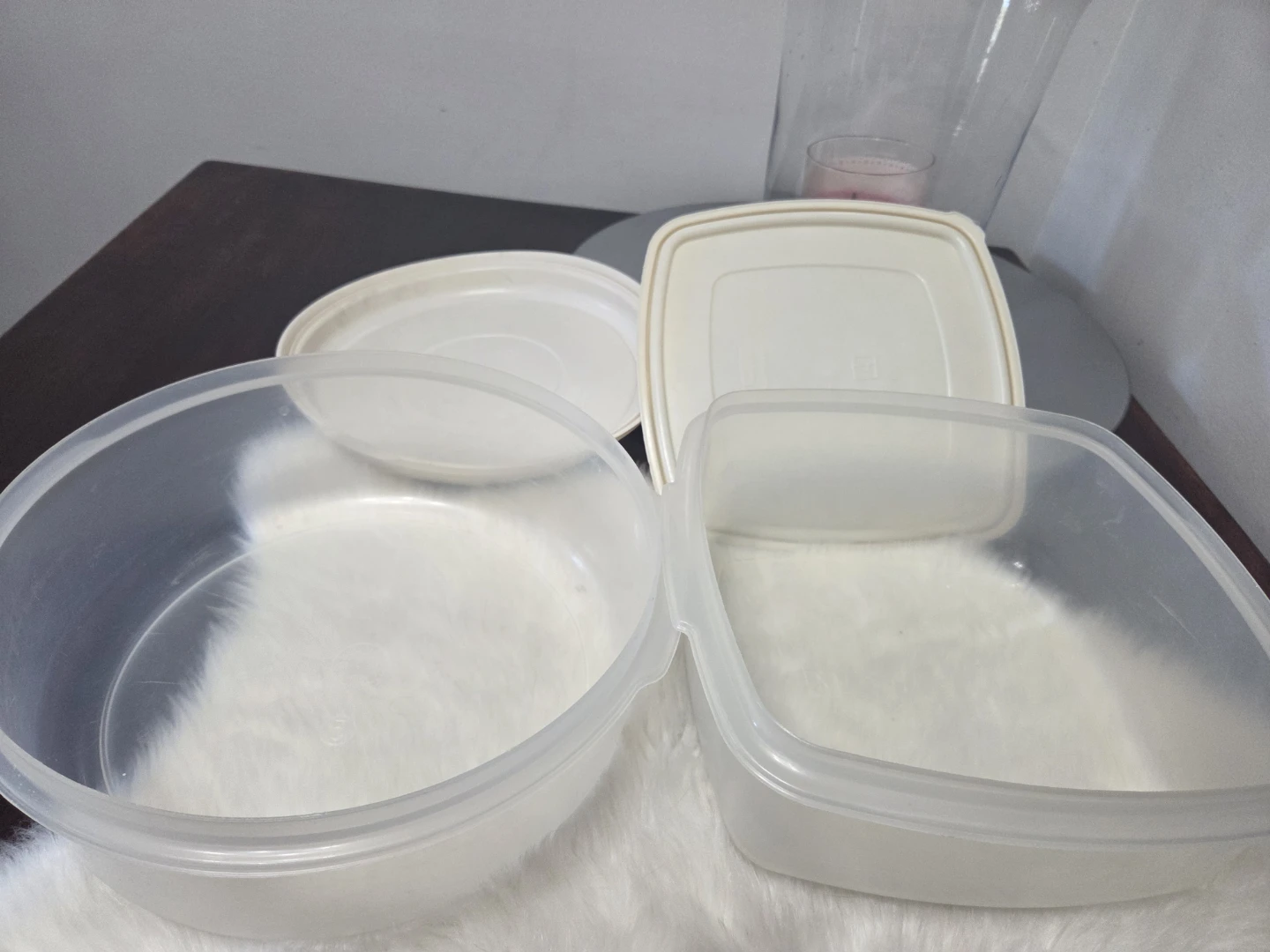 Two Rubbermaid  Food Storage Containers - photo 4