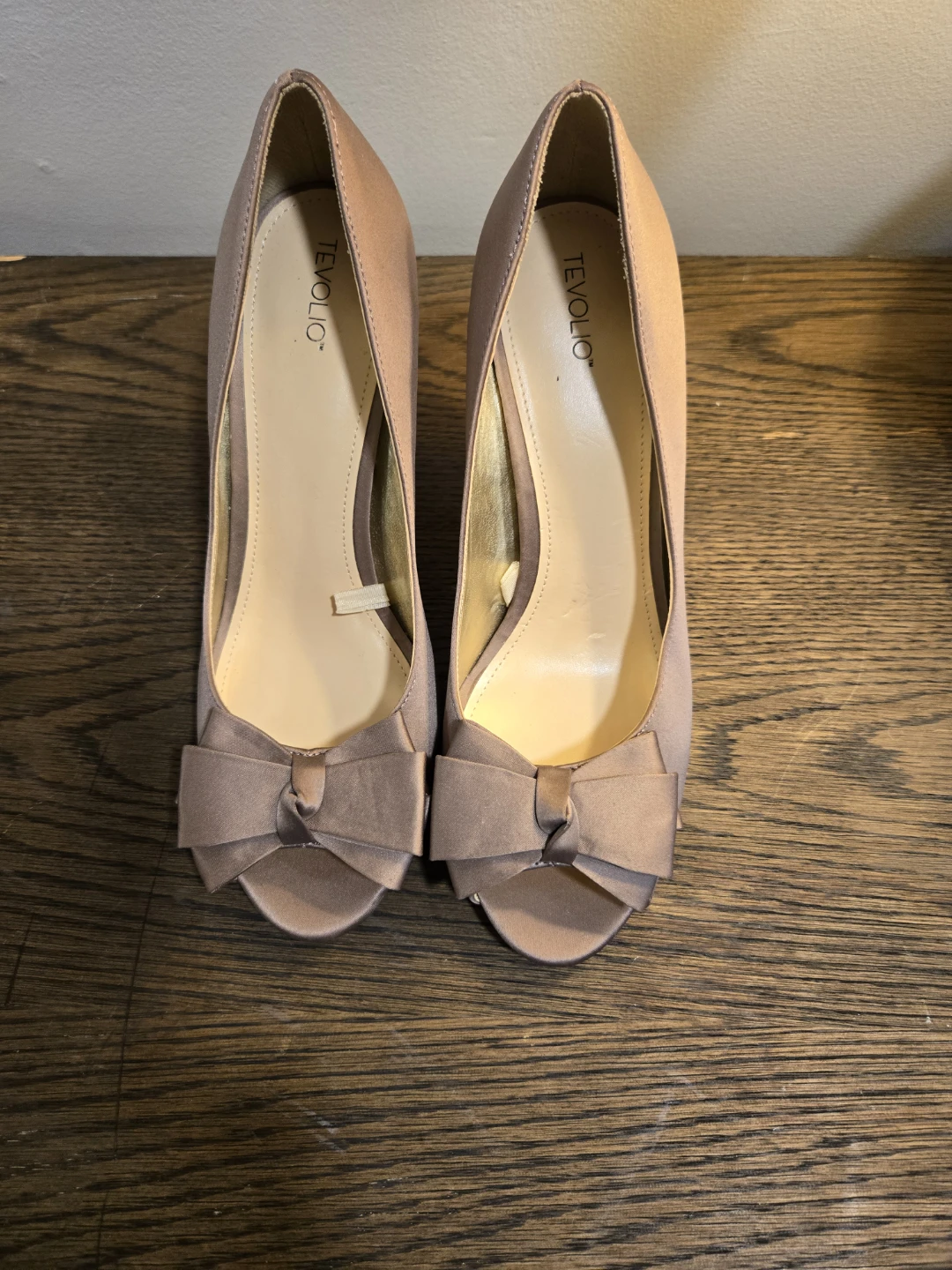 Tevolio Women's Bow Pumps - Taupe - Size 8