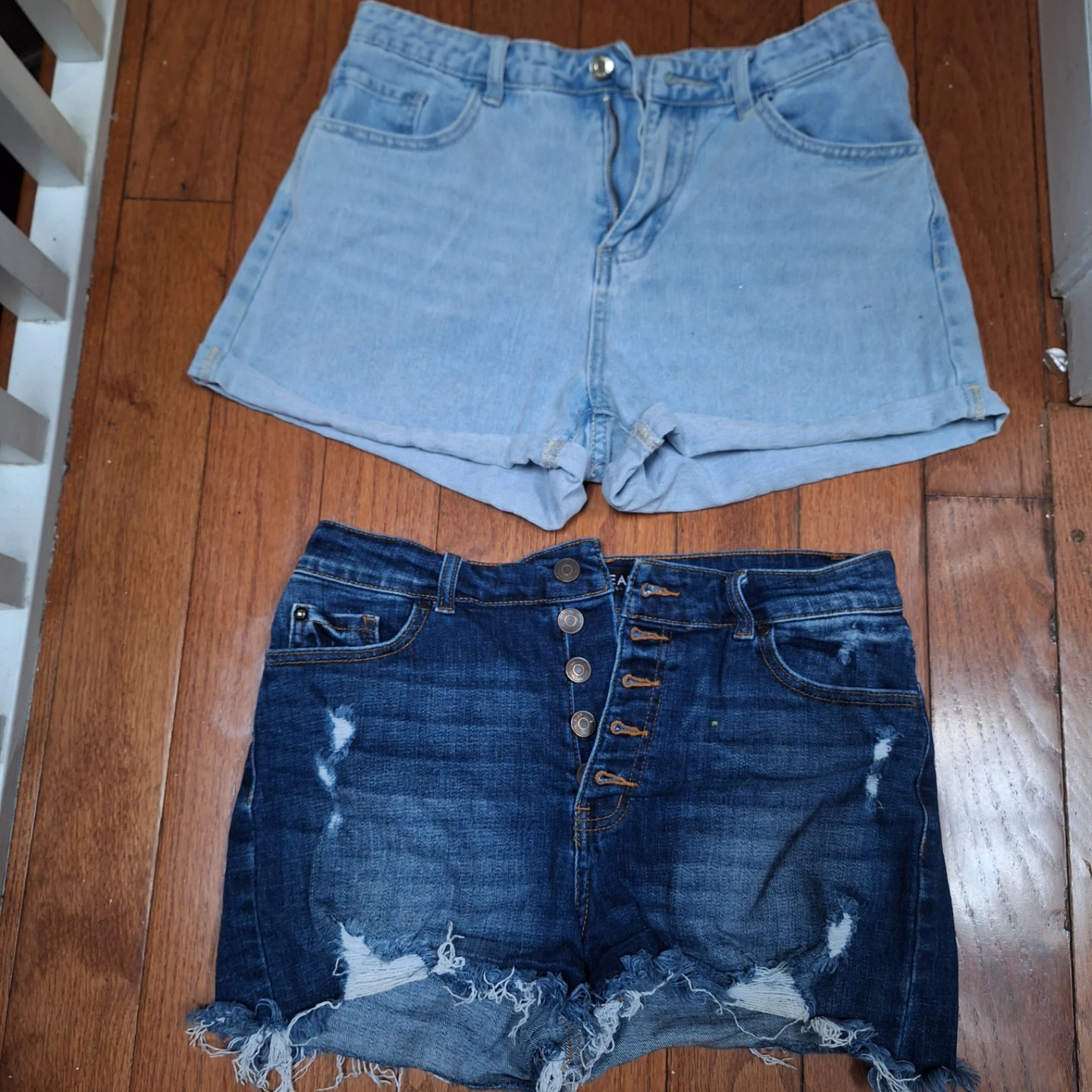 2 Pairs Women's Denim Shorts