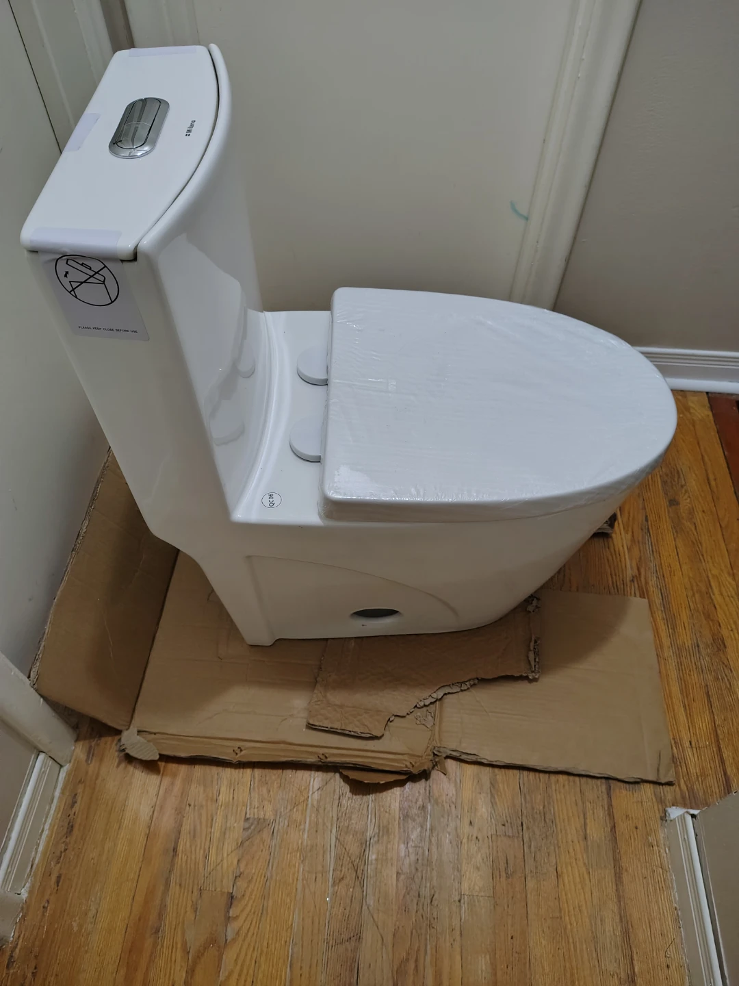 Milano Toilet with Soft-Close Seat - photo 4