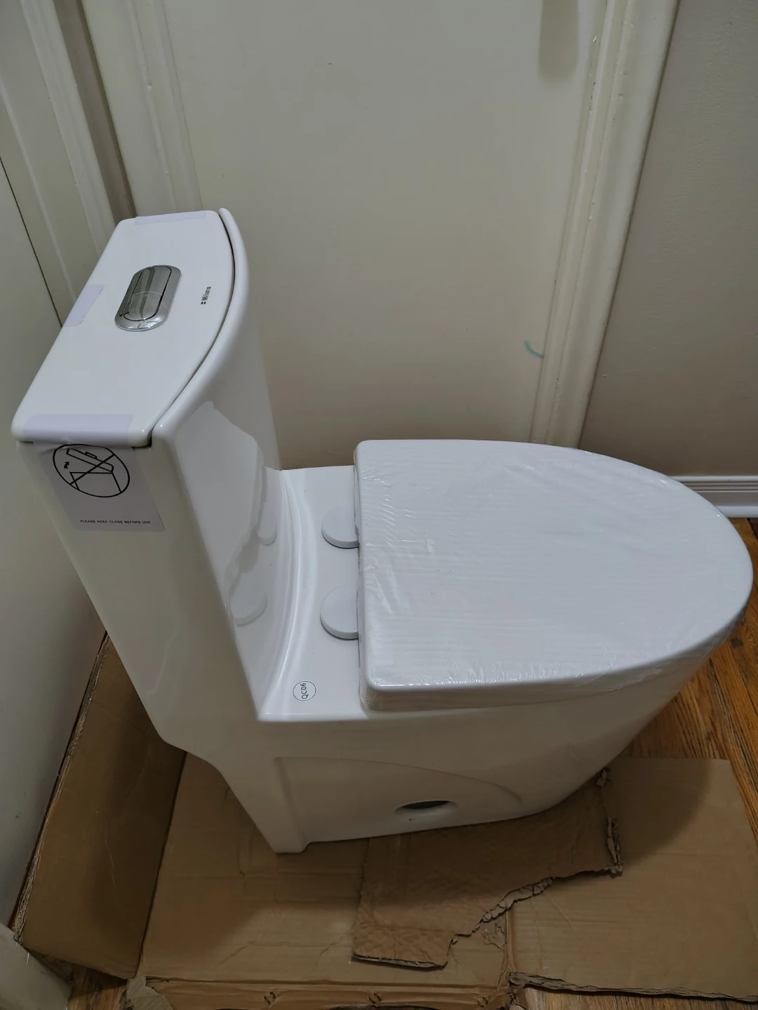 Milano Toilet with Soft-Close Seat