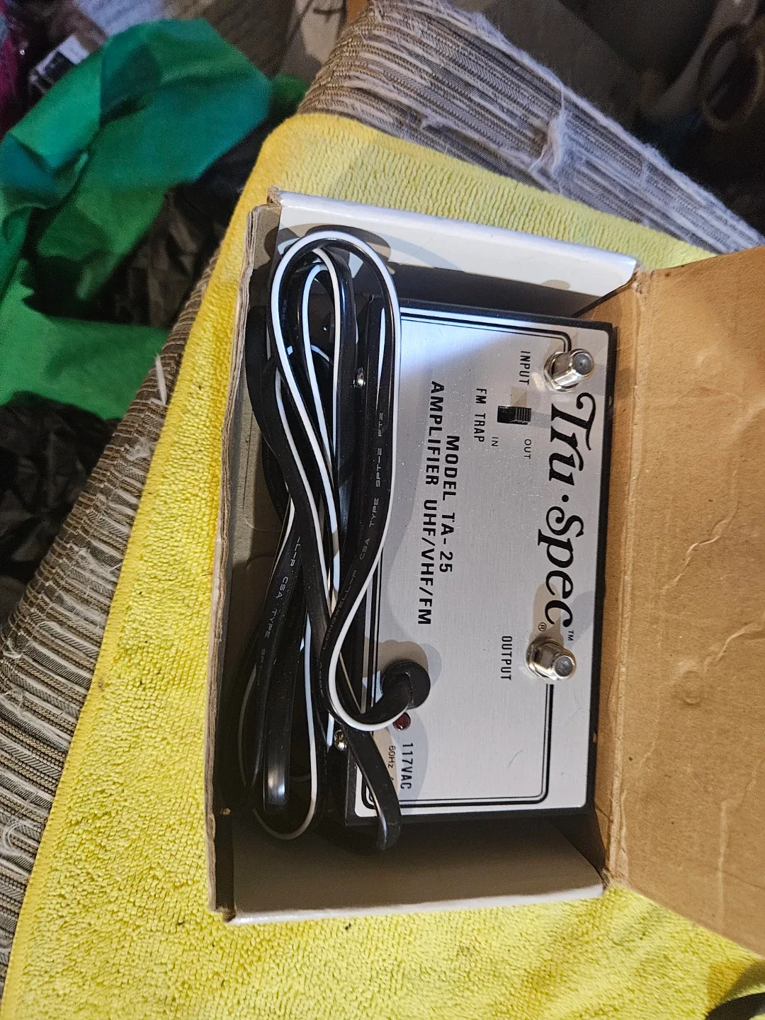 Tru-Spec Amplifier UHF/VHF/FM Model TA-25 - photo 3