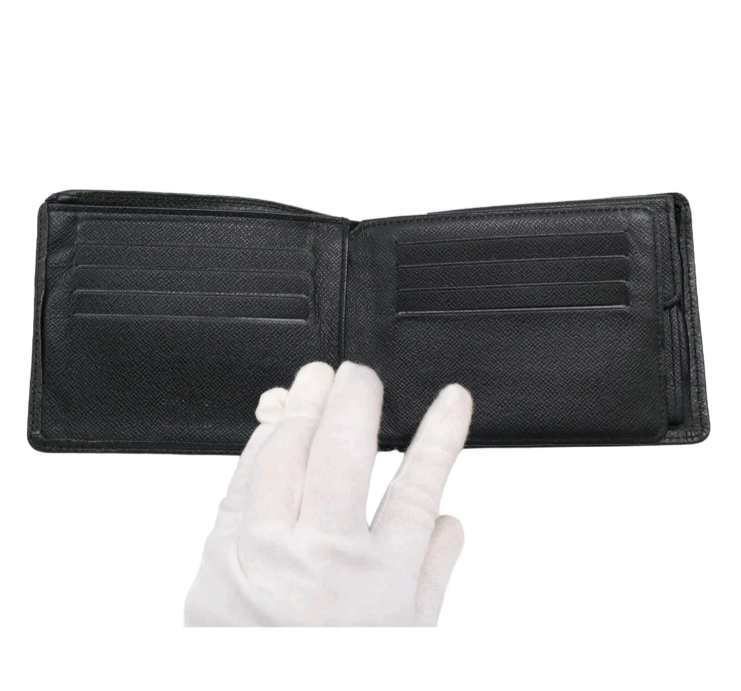 Louis Vuitton Black Taiga Bi-Fold Wallet - photo 4