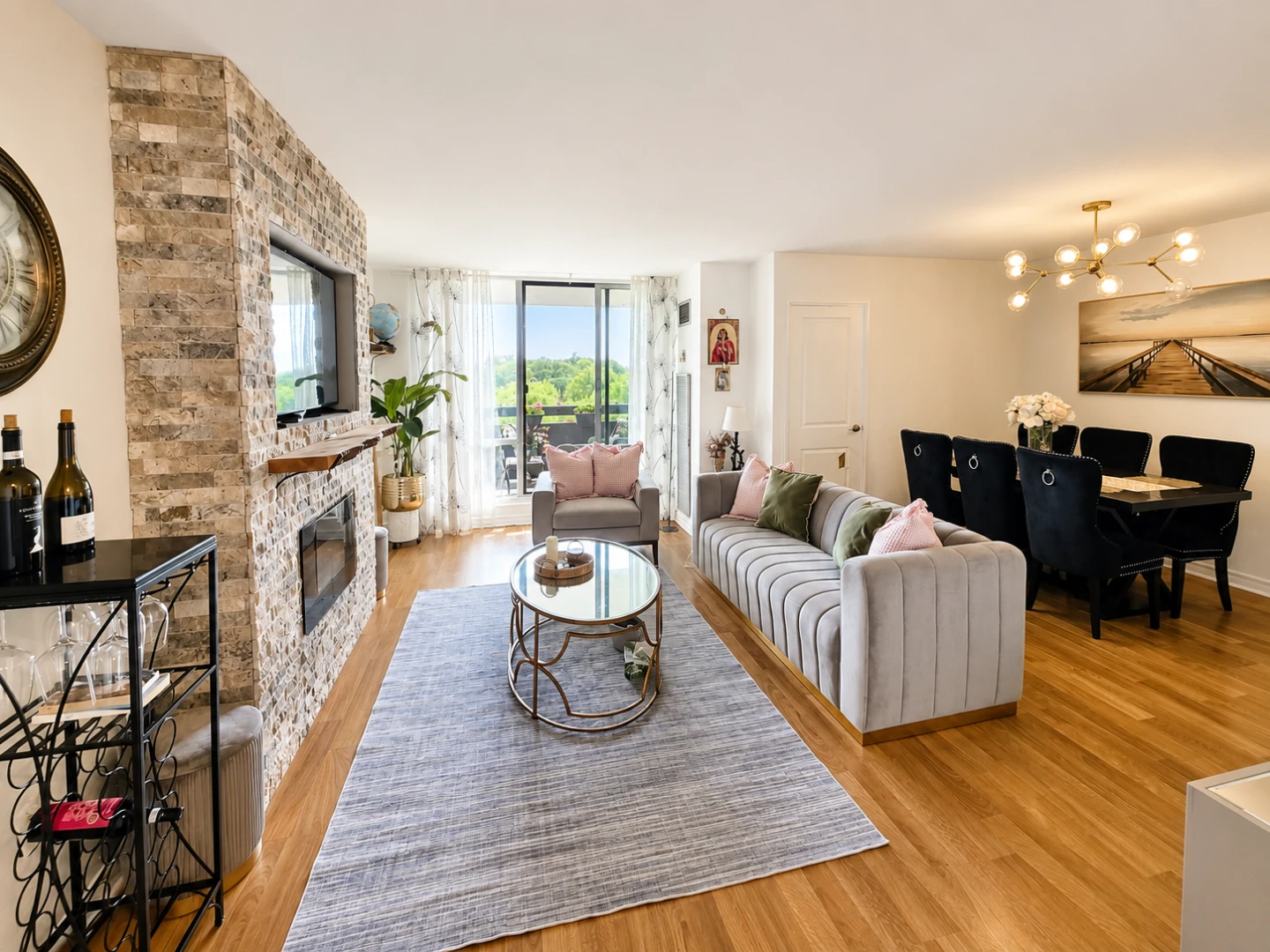 3 bedrom condominium for rent