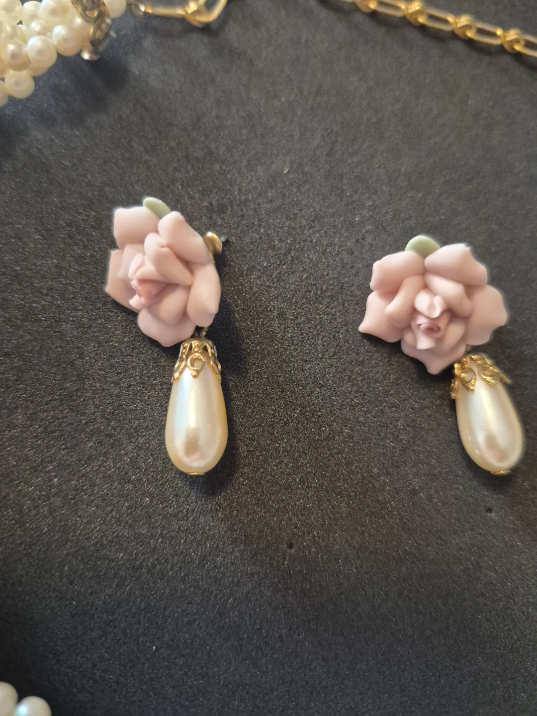 1928 Pearl Rose Necklace & Earring Set - photo 3