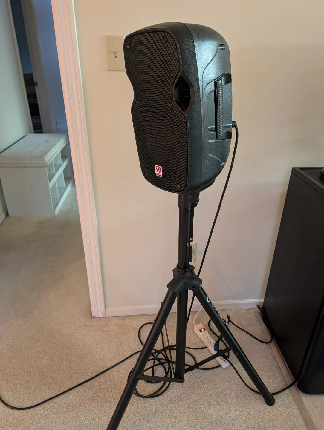 Rockville Powered Speaker with Stand - photo 3