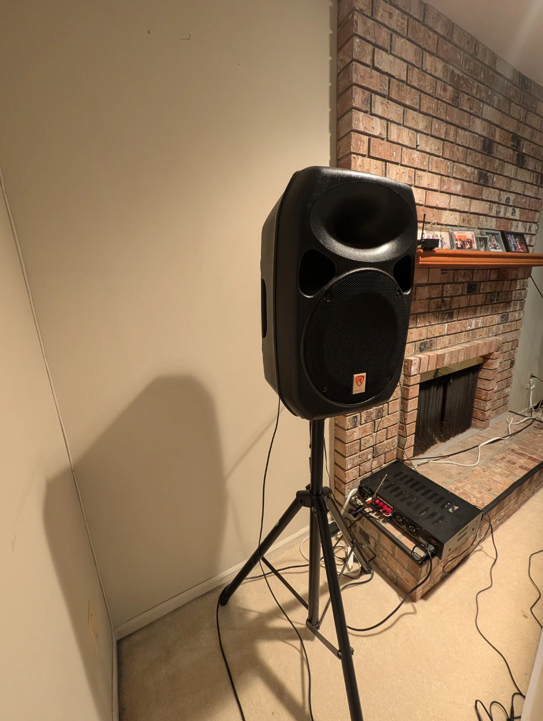 Rockville Powered Speaker with Stand - photo 5