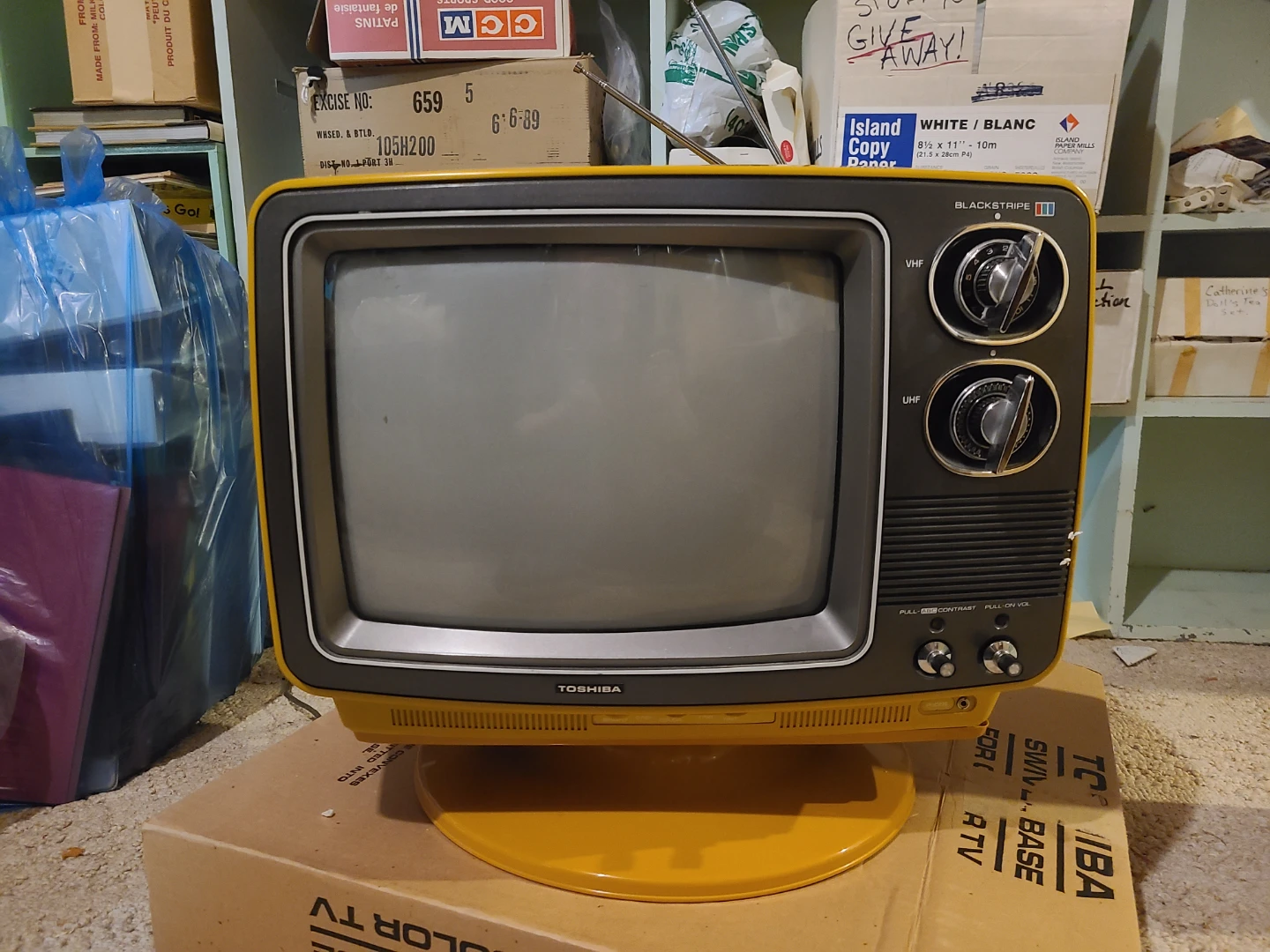 Vintage Toshiba Blackstripe Portable Color TV with Swivel Stand