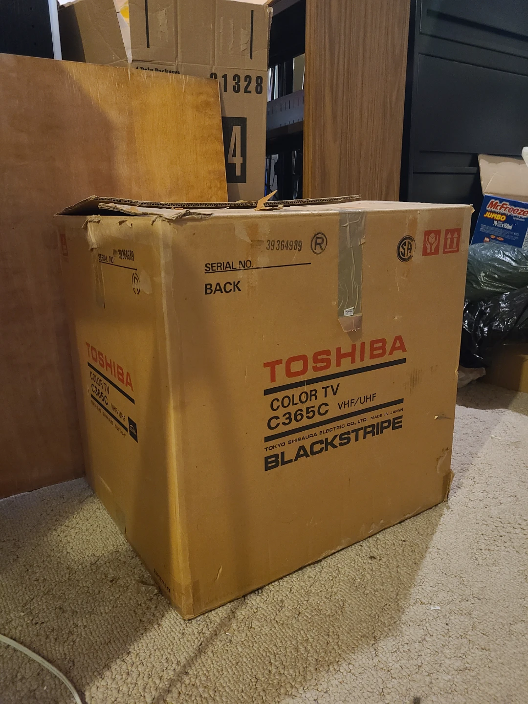 Vintage Toshiba Blackstripe Portable Color TV with Swivel Stand - photo 4
