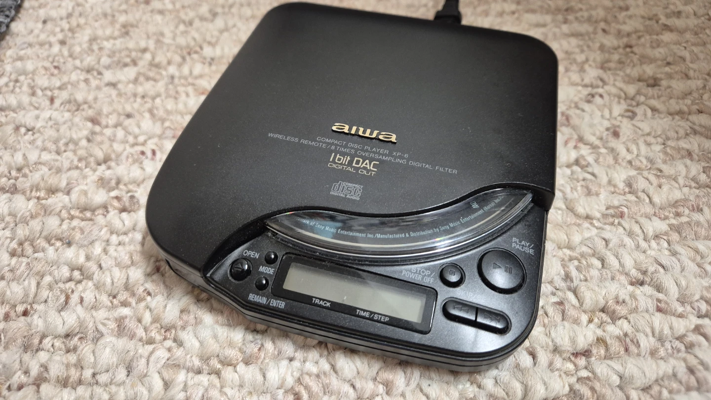 Aiwa XP-6 Compact Disc Player(For Parts) - photo 2