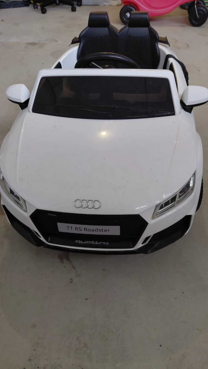 Audi TT RS Roadster Ride-On Car - photo 2