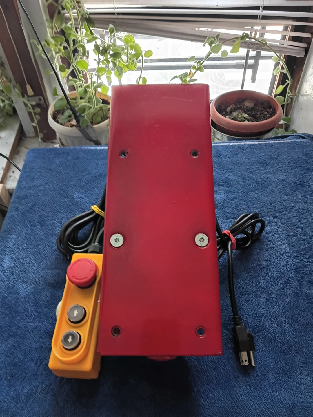 VEVOR Electric Hoist 220/440lbs YX440-1 - photo 2