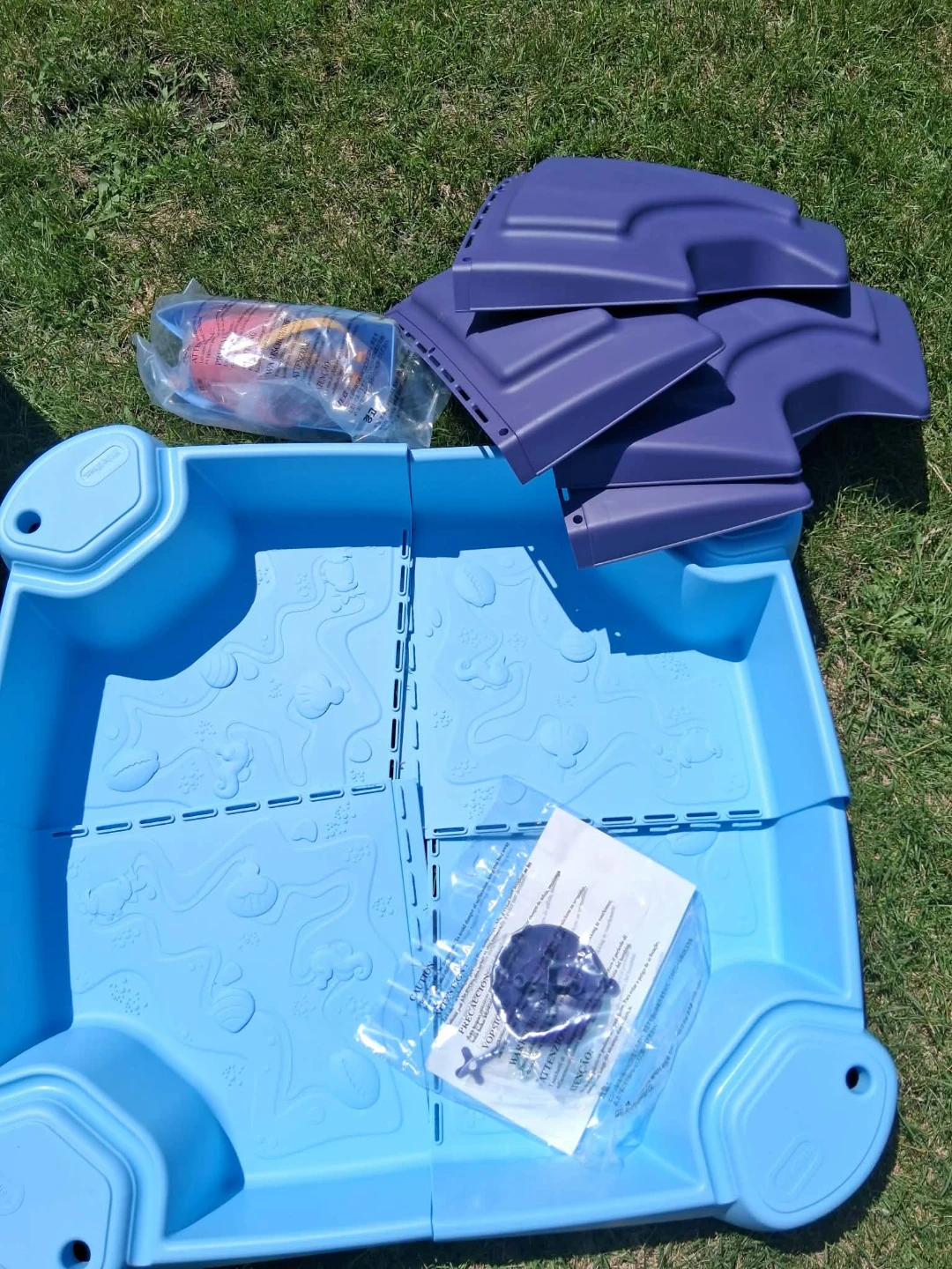 Little Tikes Bluey Beach Day Sandbox with Accessories - photo 3