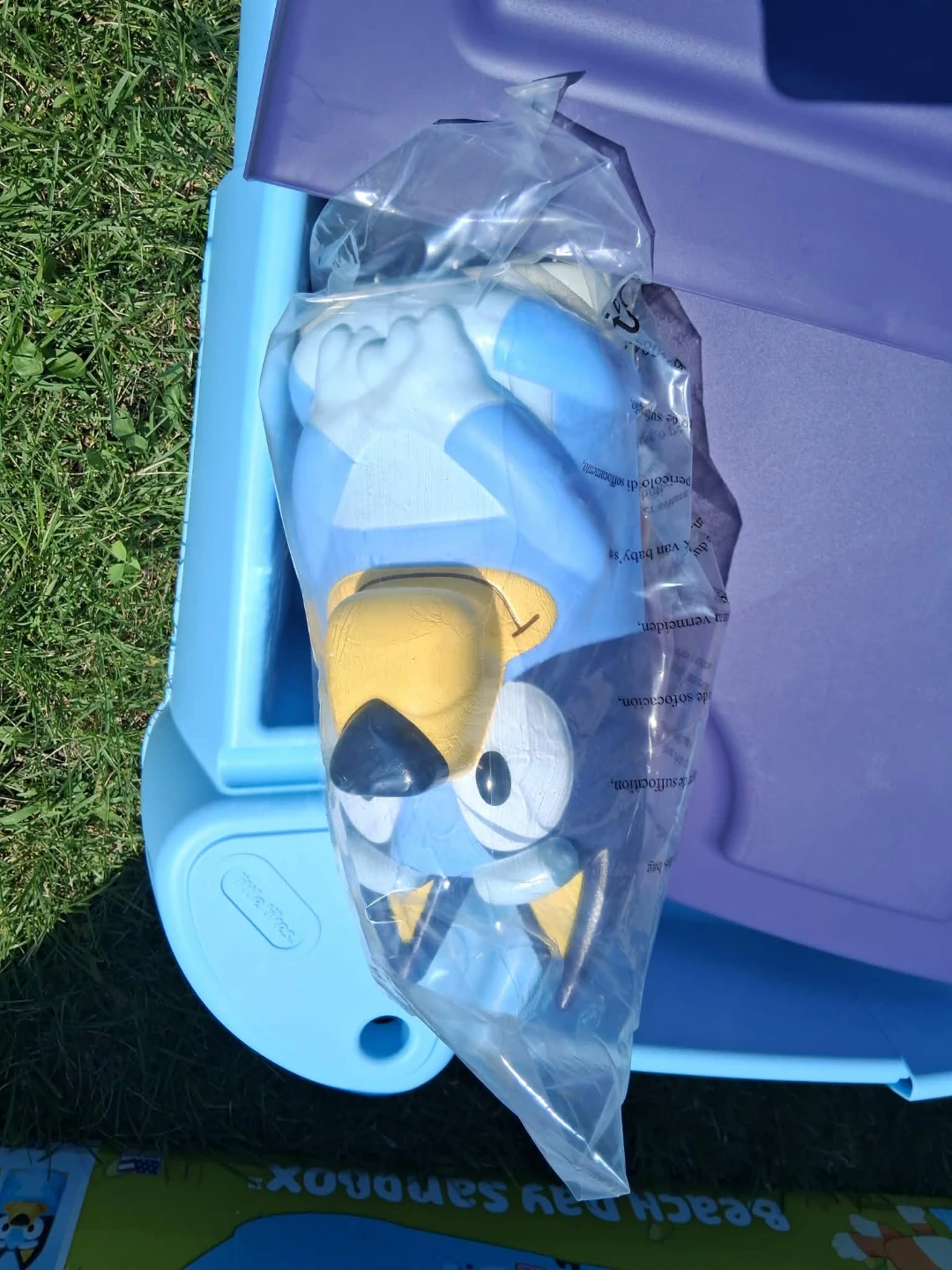 Little Tikes Bluey Beach Day Sandbox with Accessories - photo 4