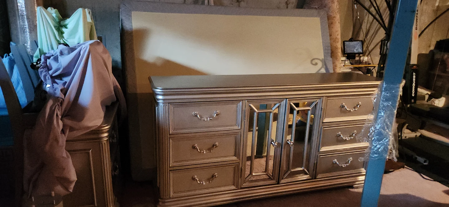 Bed .matres.mecup table.two stand table - photo 2