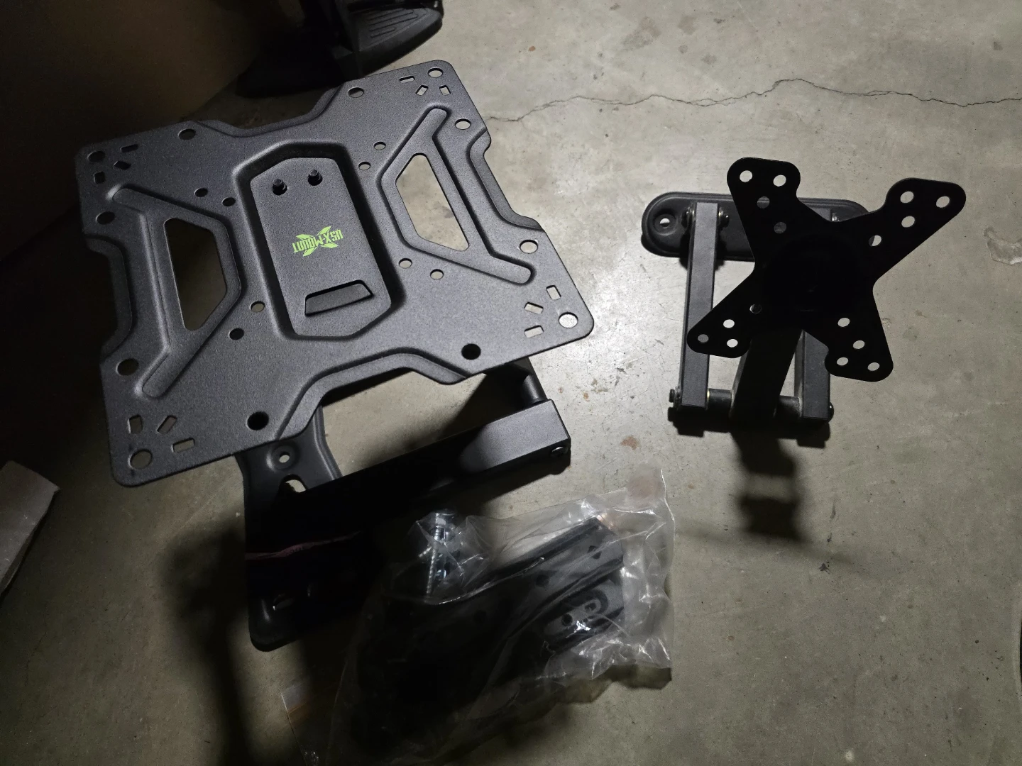 Monitor mount