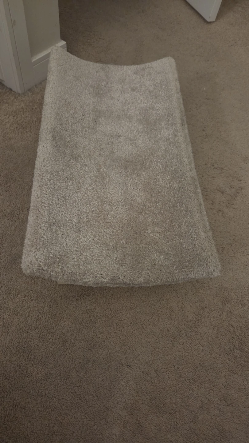 Carpeted cat bed /Step - photo 3