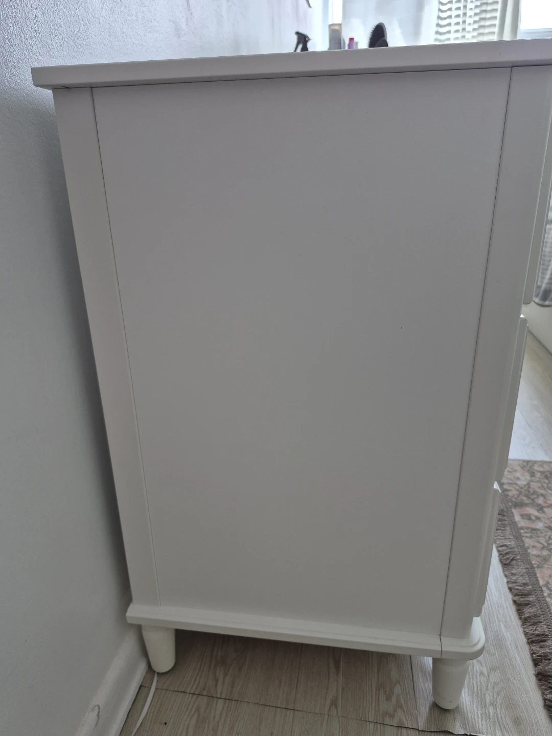 White dresser with 6 drawers - photo 4
