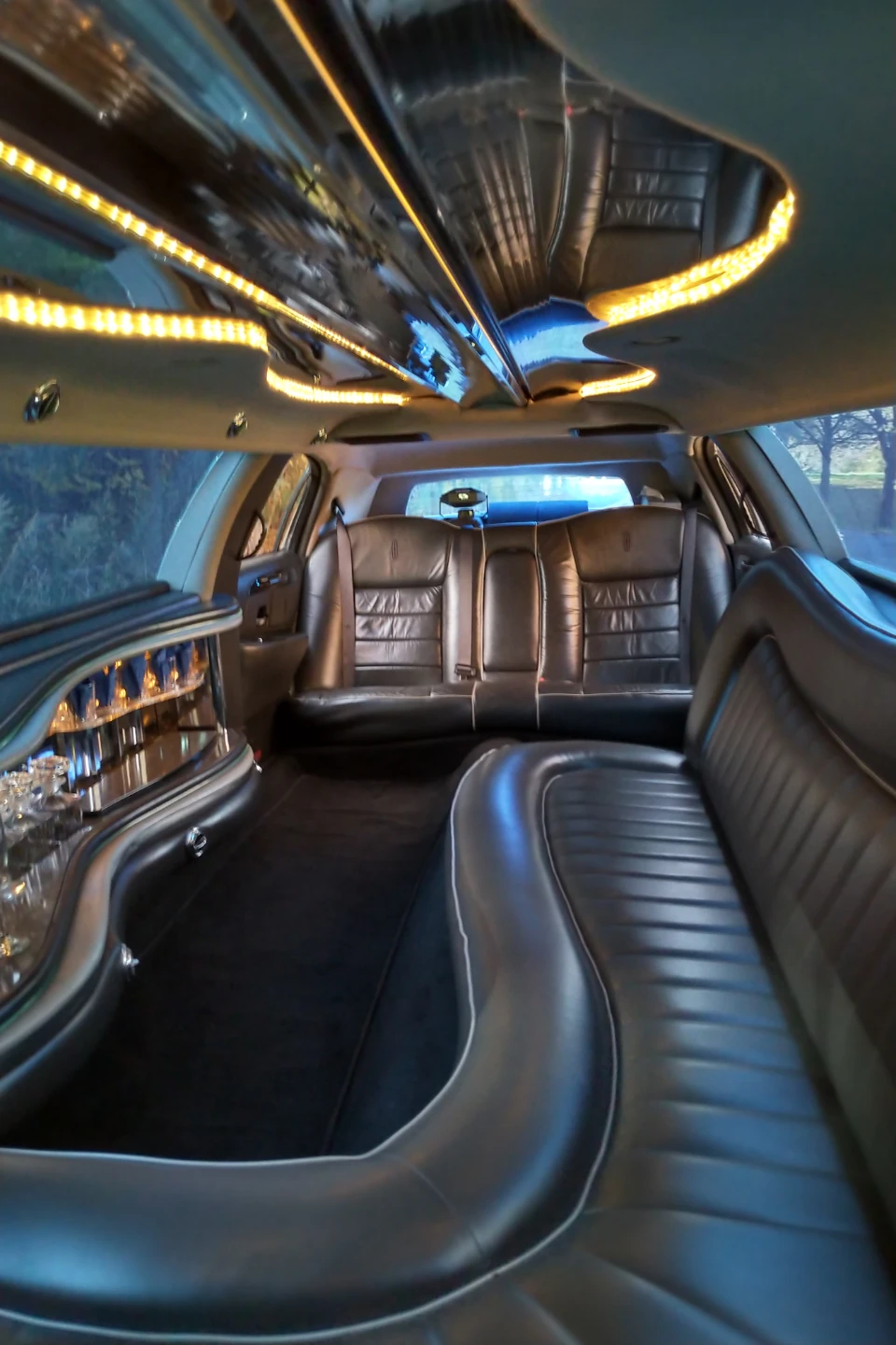 Stretch limousine for sale - photo 5