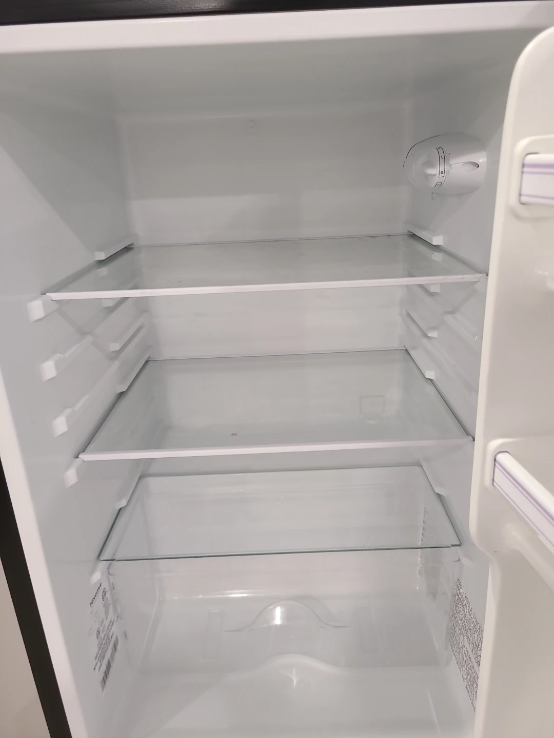 Hisense Mini Fridge - photo 2