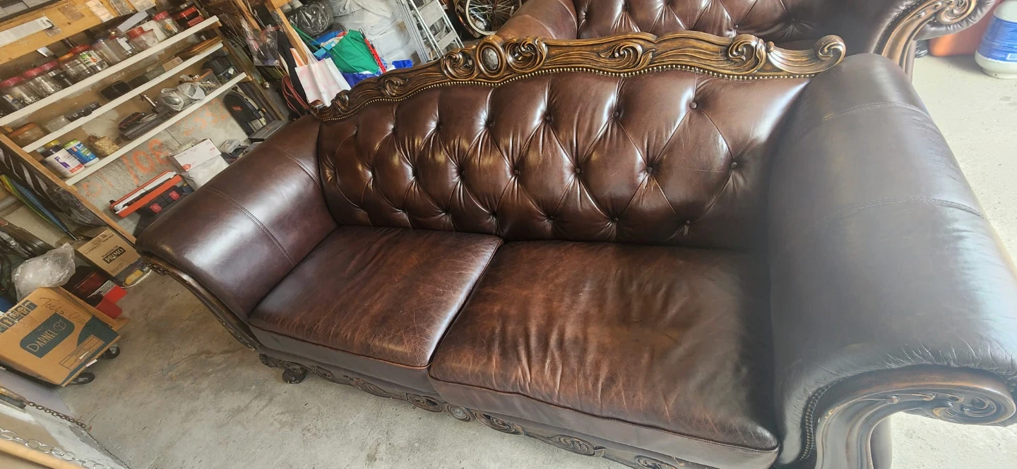 Vintage Tufted Leather Sofa Set - photo 2