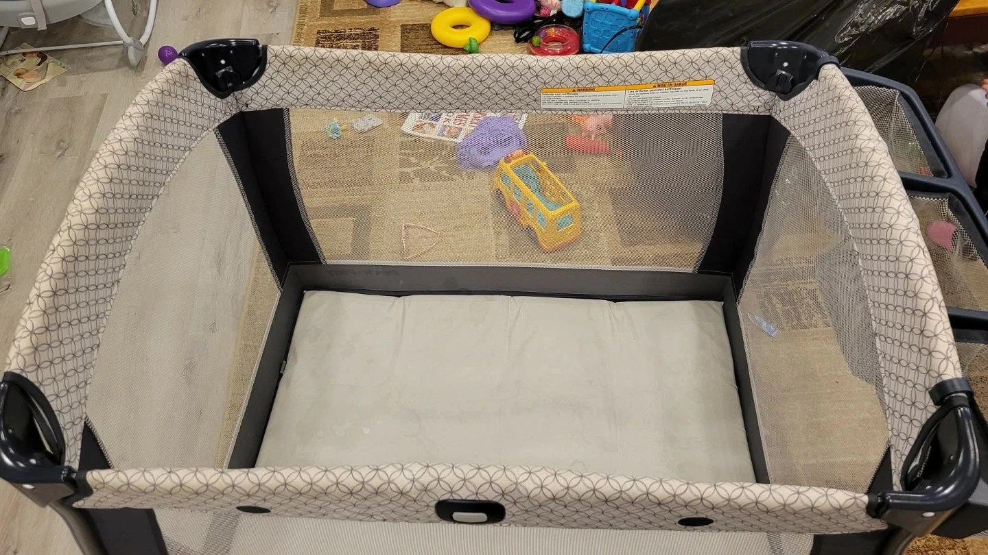 Graco Pack 'n Play Playard with Bassinet - photo 2