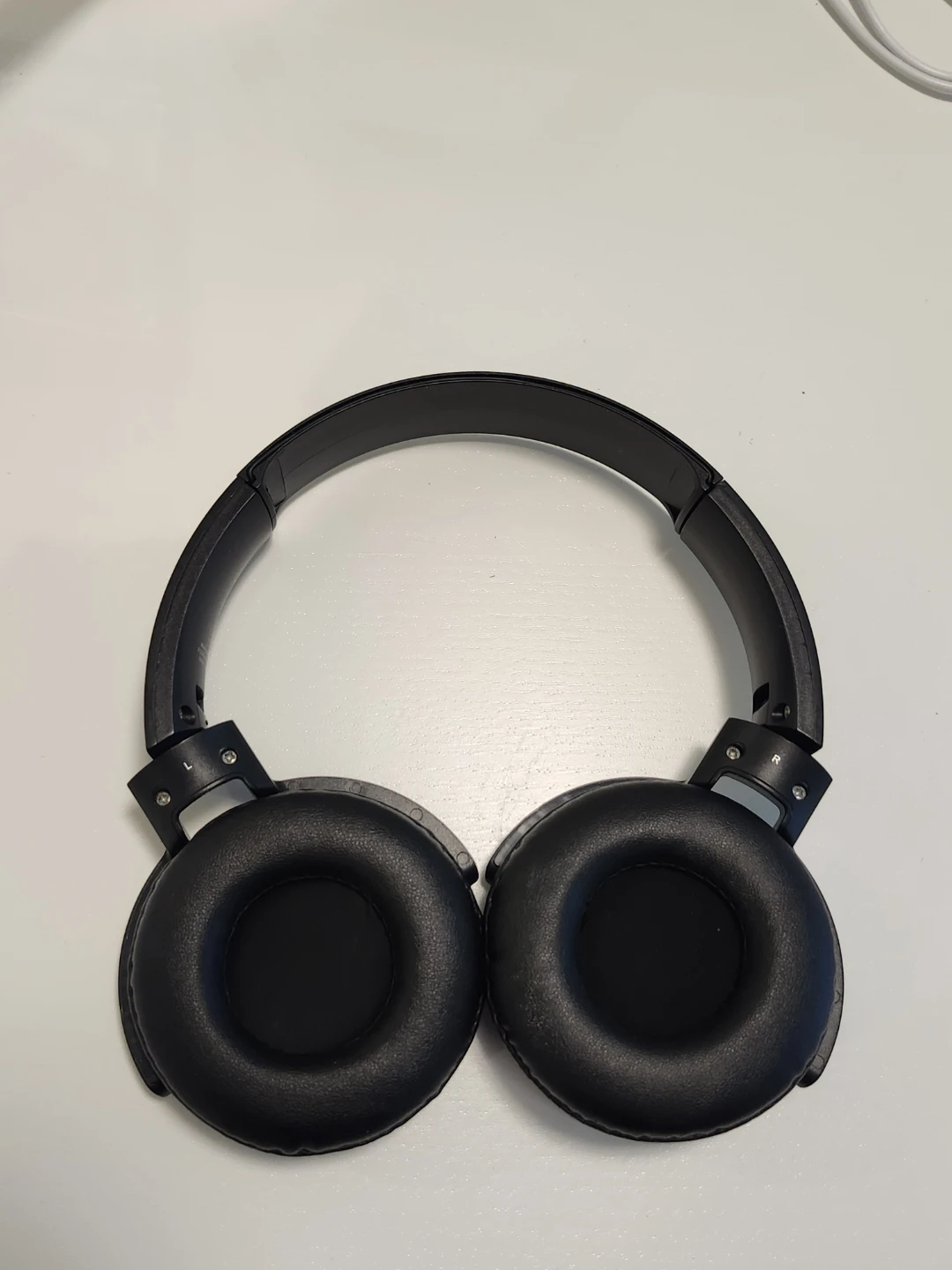 Black Wireless Mercury  Headphones with USB Charging Cable - photo 4