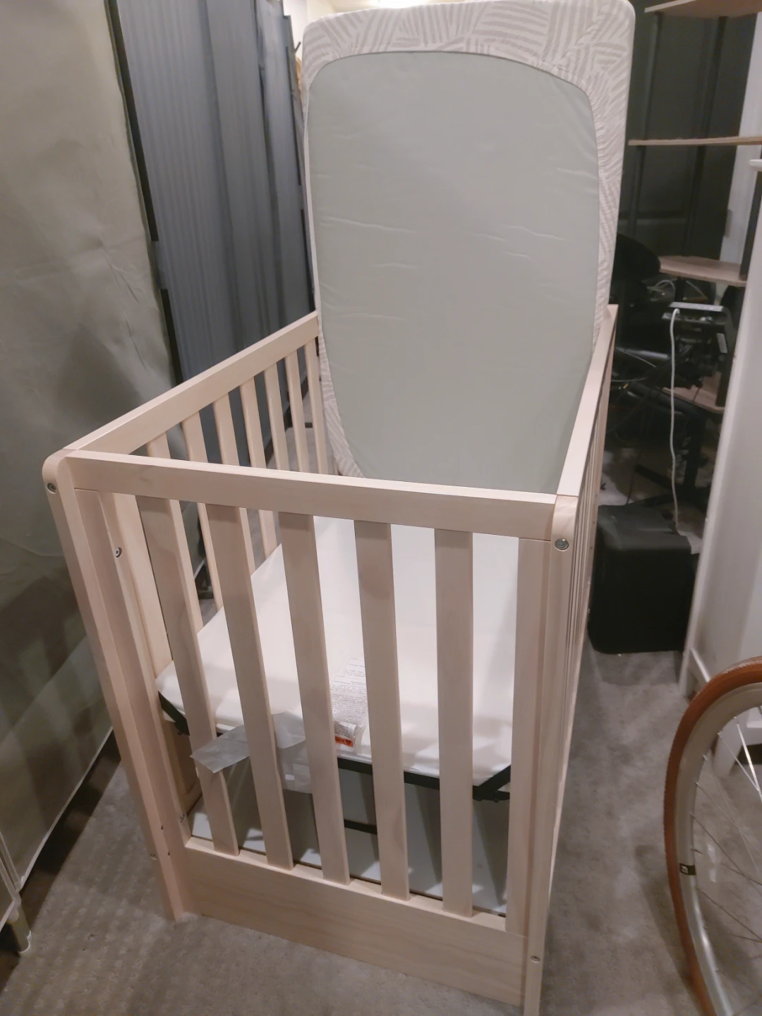 Wooden Crib with Drawers - photo 4