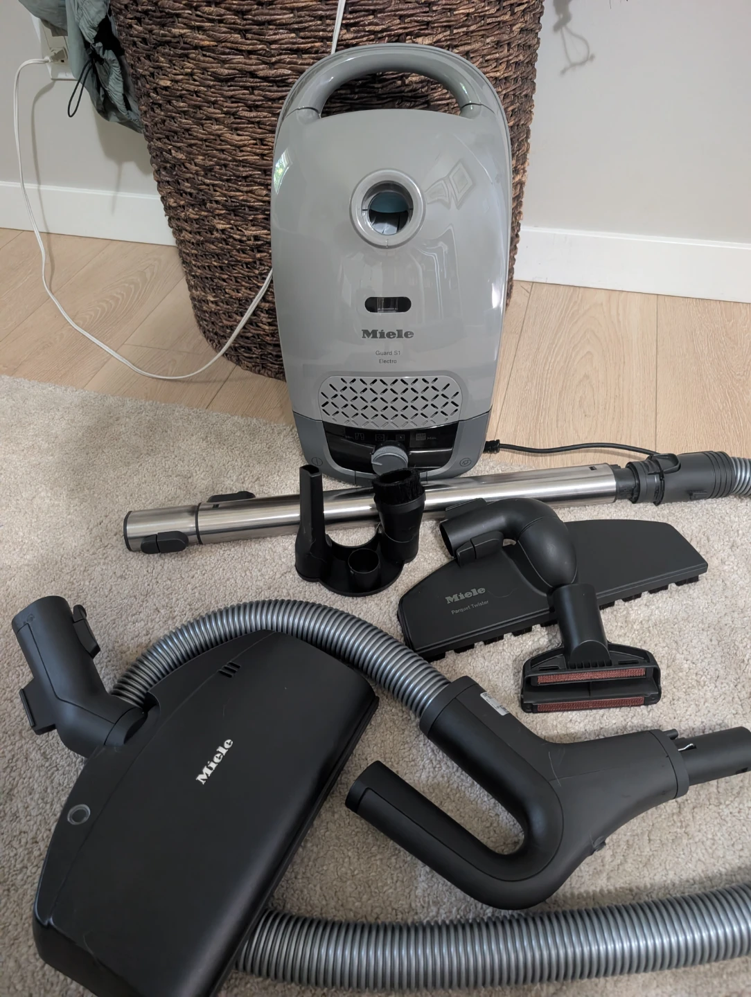 Miele Canister Vacuum - photo 3