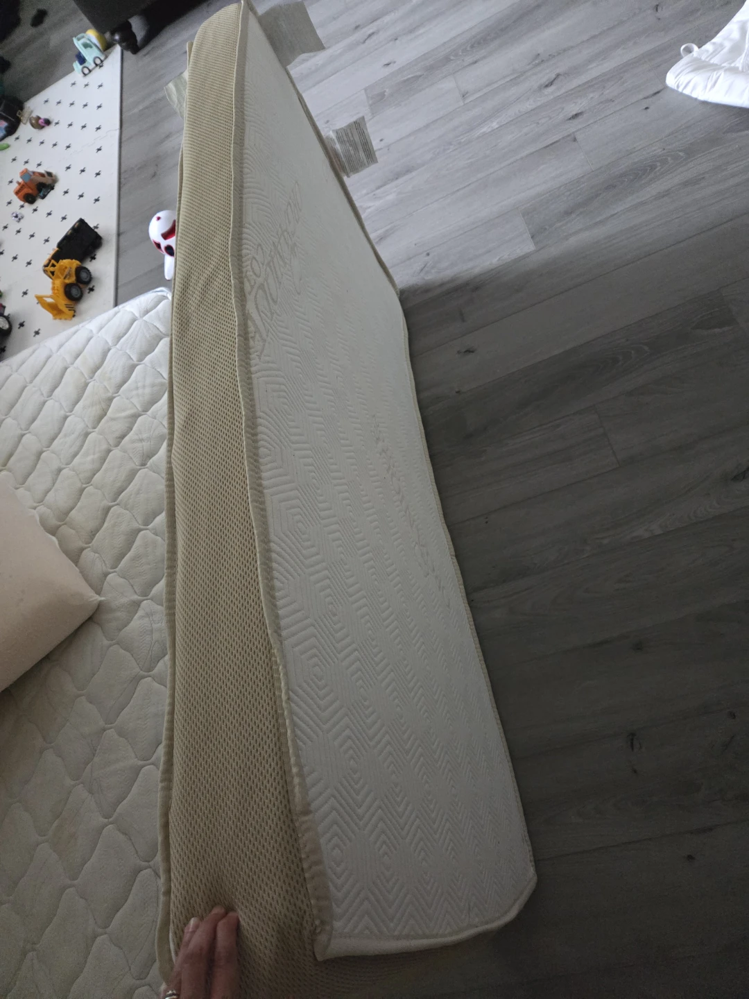 Crib mattress from Simmons - photo 3