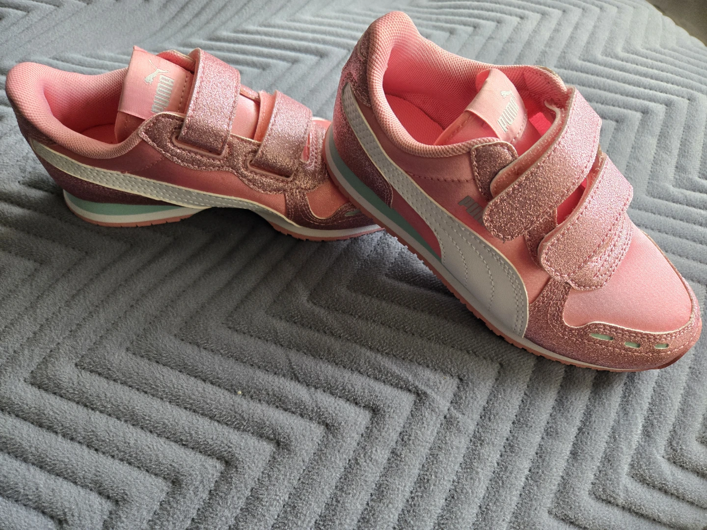 Puma pink glitter sneakers - Size 13C - photo 2