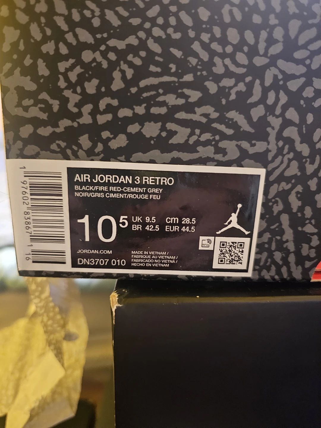 Air Jordan 3 Retro Black/Fire Red-Cement Grey Shoes - photo 2