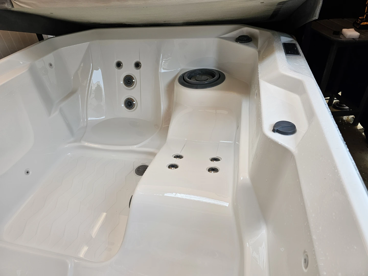 Hotspring "Stride" Hot Tub - photo 5