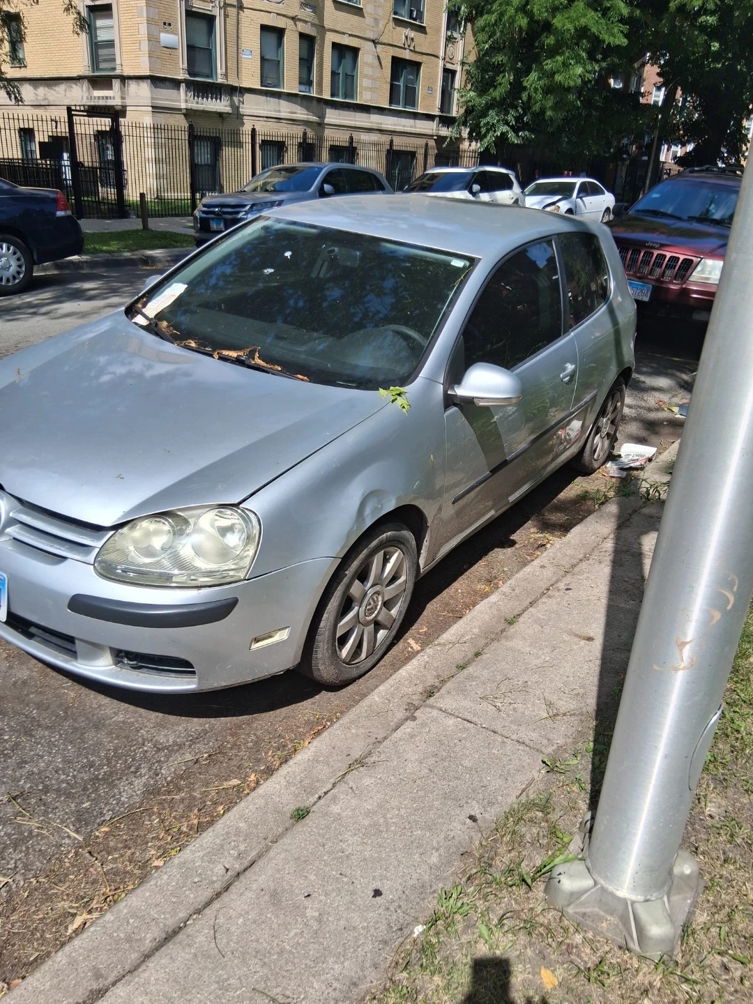 Silver Volkswagen Golf - photo 4
