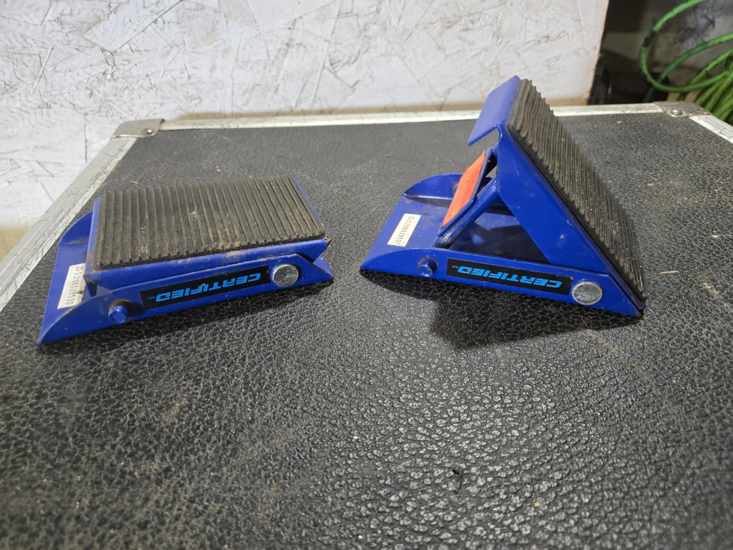 Certified Wheel Chocks Pair - photo 2