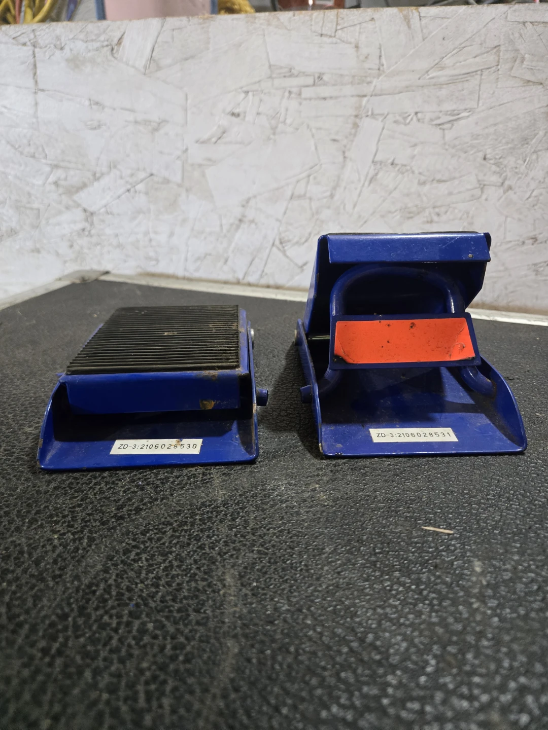 Certified Wheel Chocks Pair - photo 4